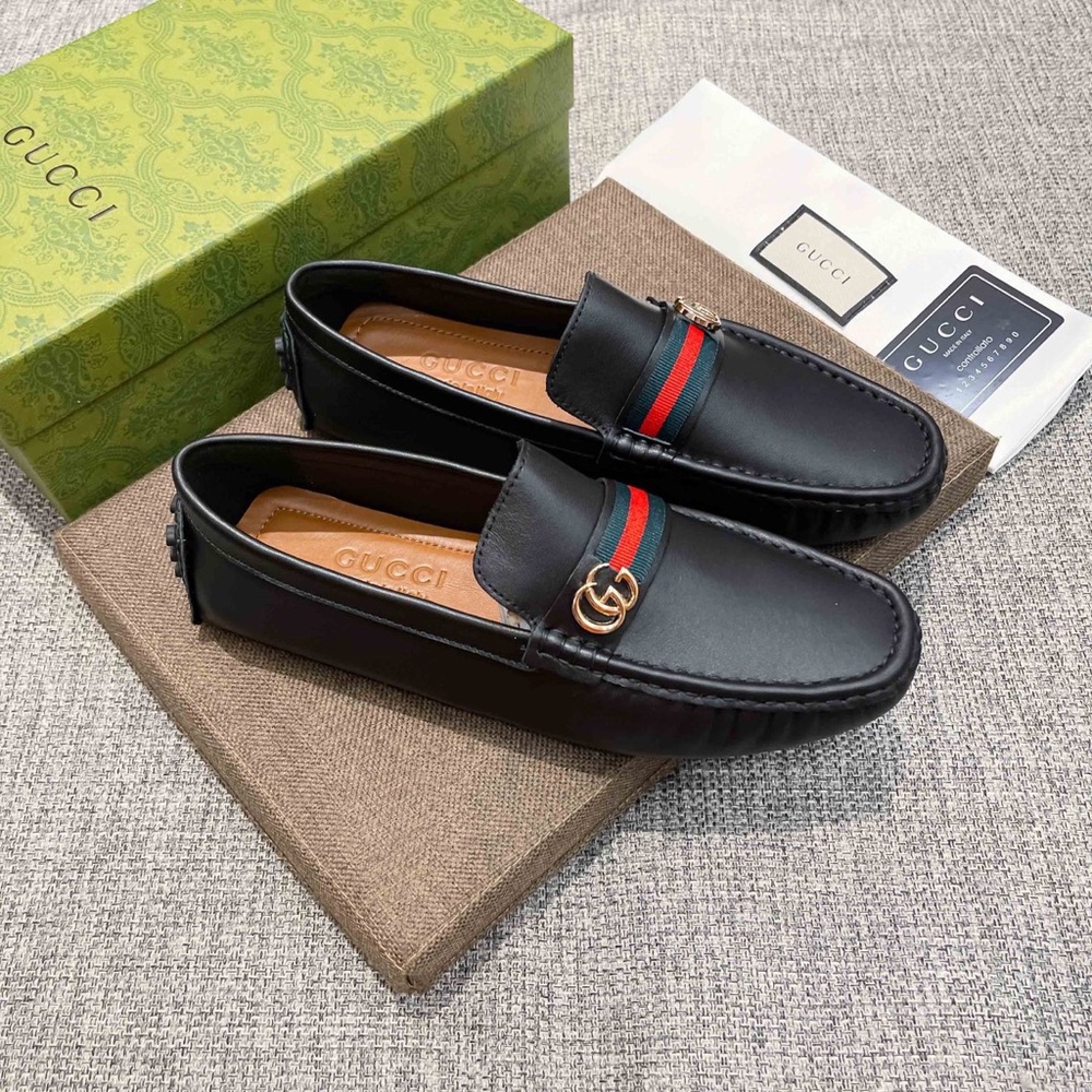 Gucci Black Leather Loafers with Red and Green Stripe